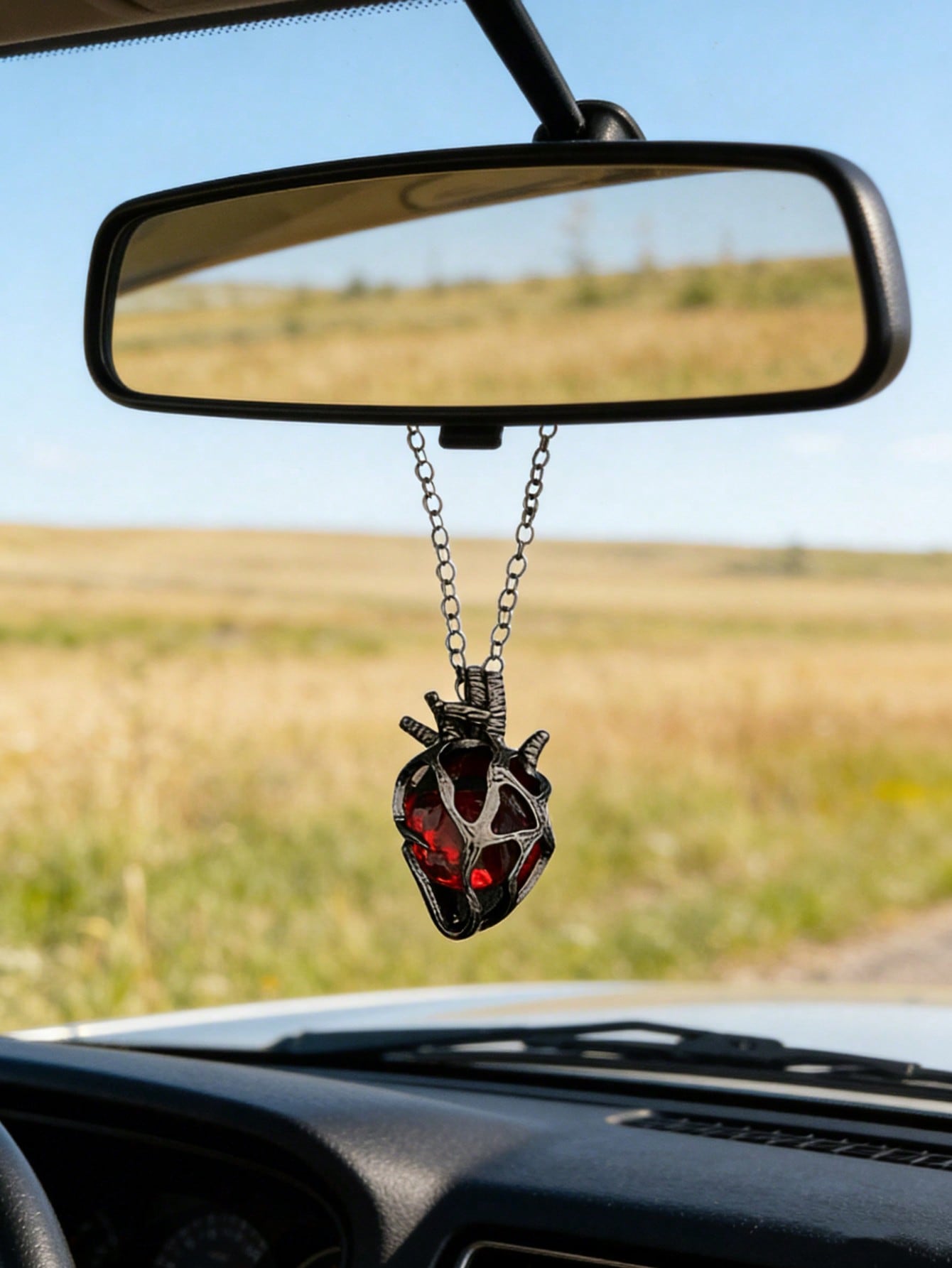 قلادة سيارة على شكل قلب تشريحي - مراجعة Car Accessories Evil Eye وسعره