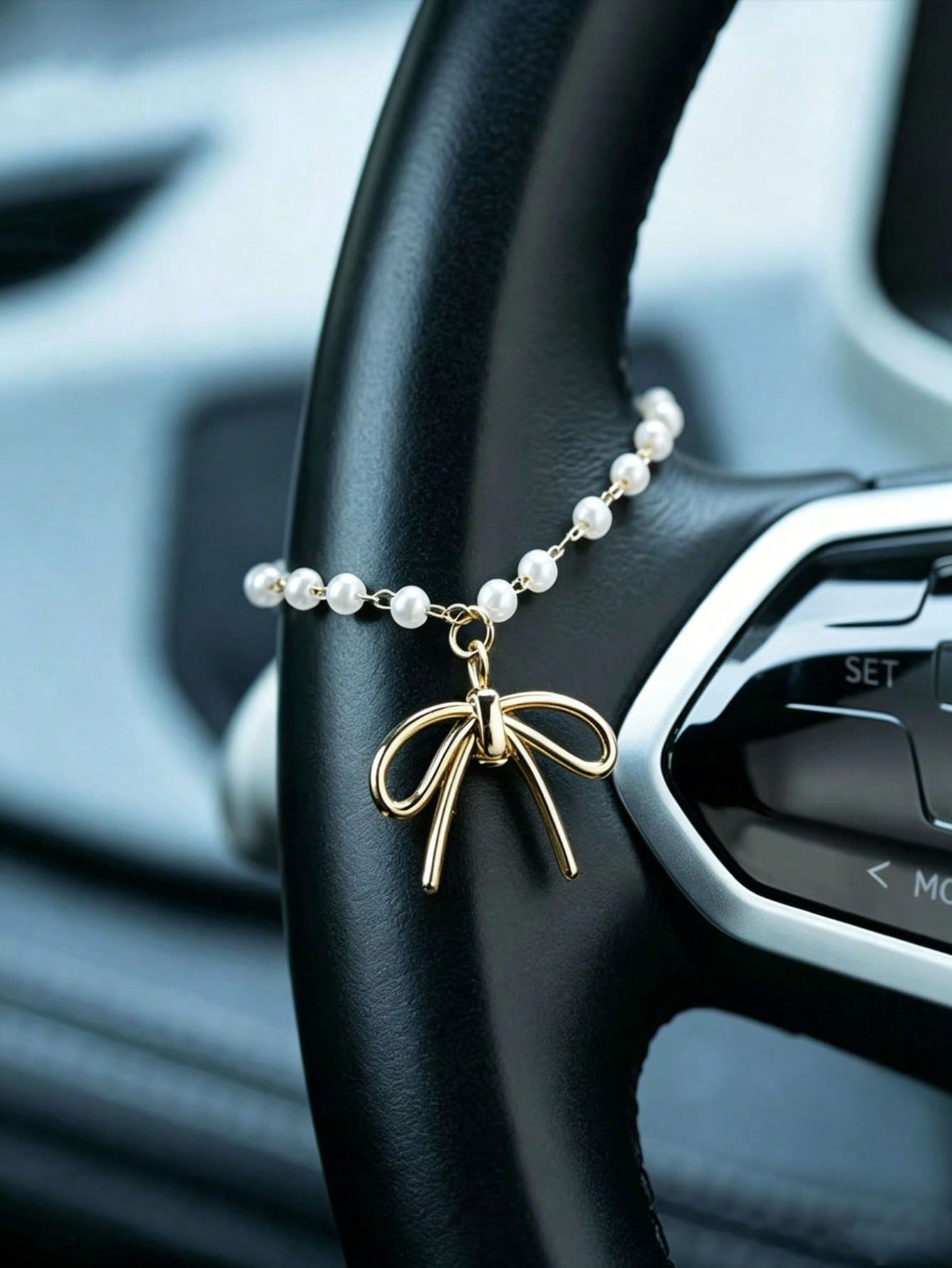 تعليقة سيارة بفيونكة لؤلؤية من - مراجعة Car Accessories Evil Eye وسعره