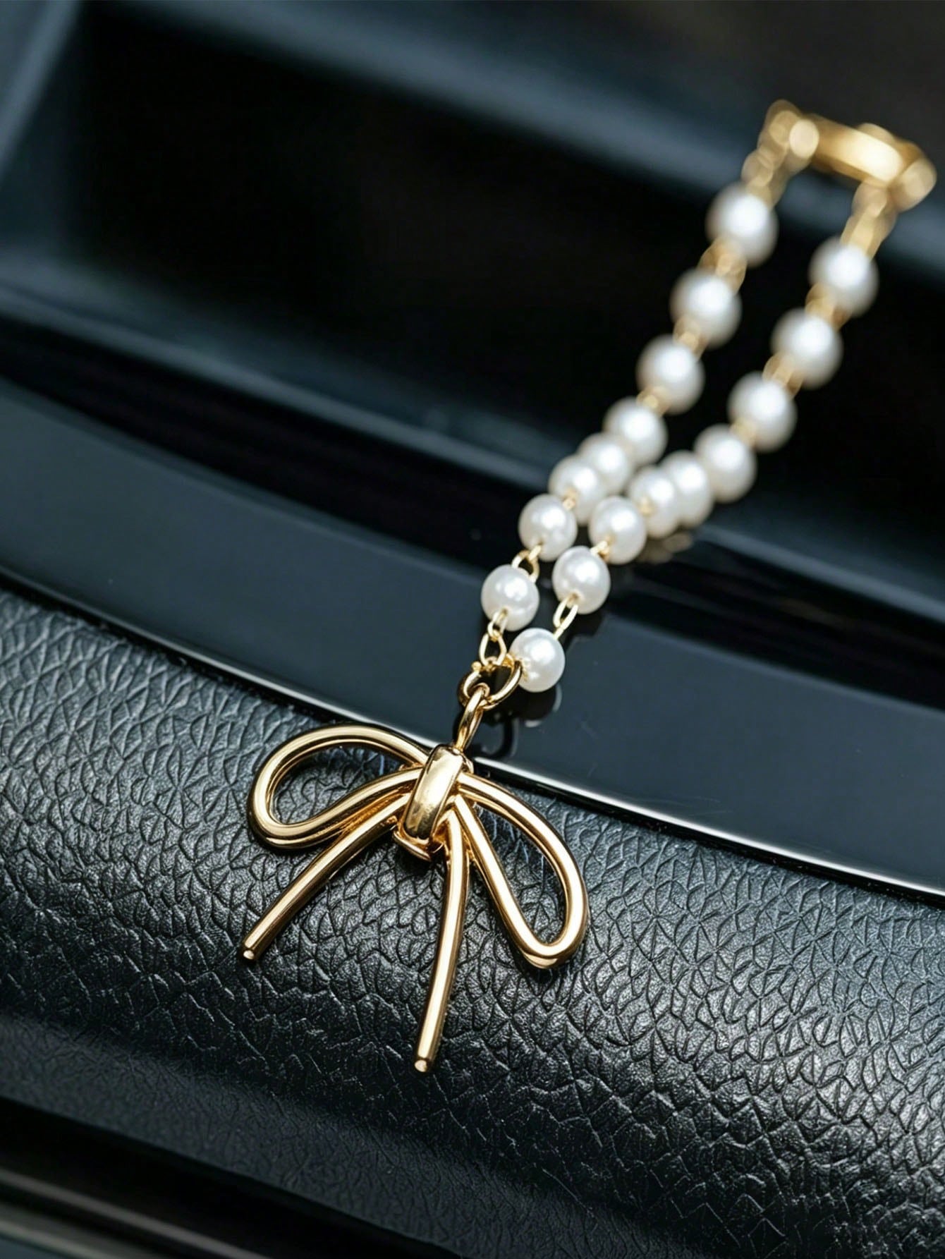 تعليقة سيارة بفيونكة لؤلؤية من - مراجعة Car Accessories Evil Eye وسعره