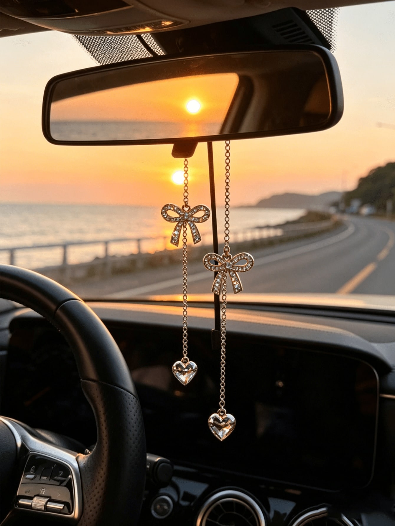قلادة سيارة على شكل قلب مرصع ب - مراجعة Car Accessories Evil Eye وسعره