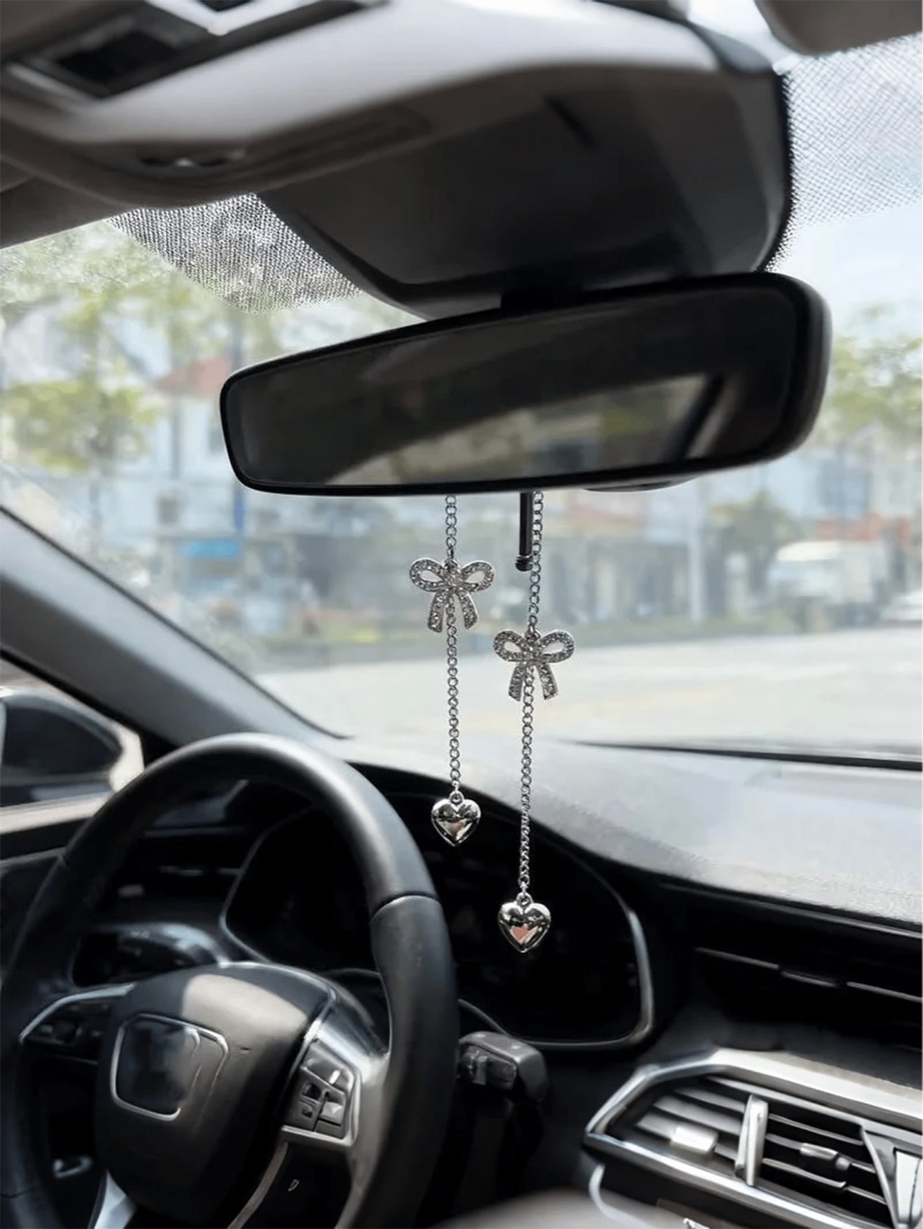 قلادة سيارة على شكل قلب مرصع ب - مراجعة Car Accessories Evil Eye وسعره