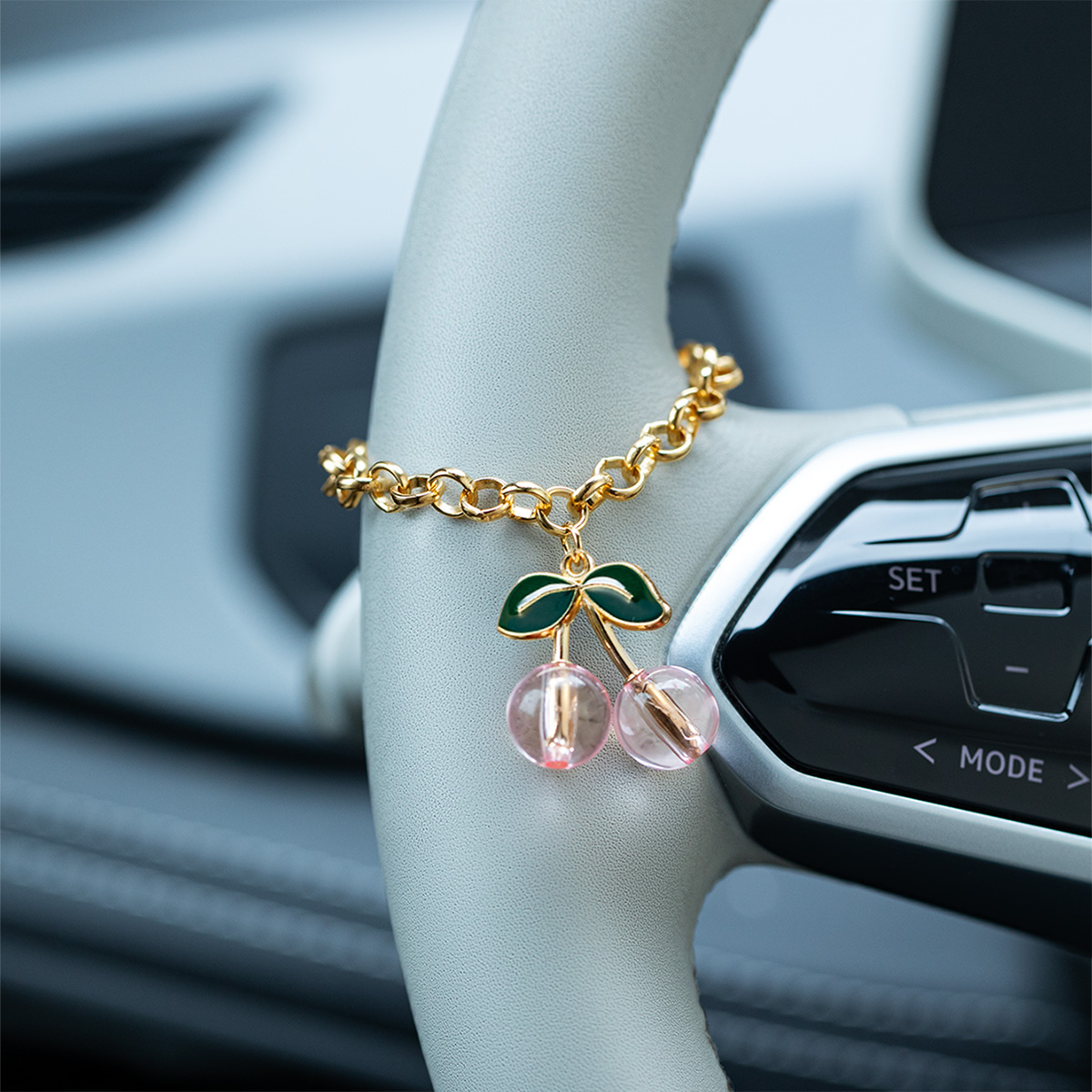 سلسلة زخرفية شفافة فاخرة لعجلة - مراجعة Car Accessories Evil Eye وسعره